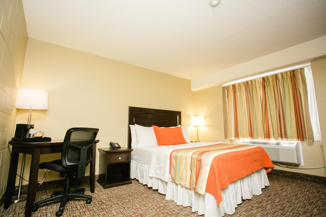 The Sleepy Owl Hotel Fort Frances Exterior foto